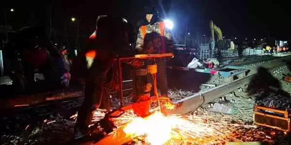 今日頭條、北京日報：13號線(xiàn)清河站撥線(xiàn)工程倒計時(shí)，京城地鐵首  次鋪上樹(shù)脂軌枕